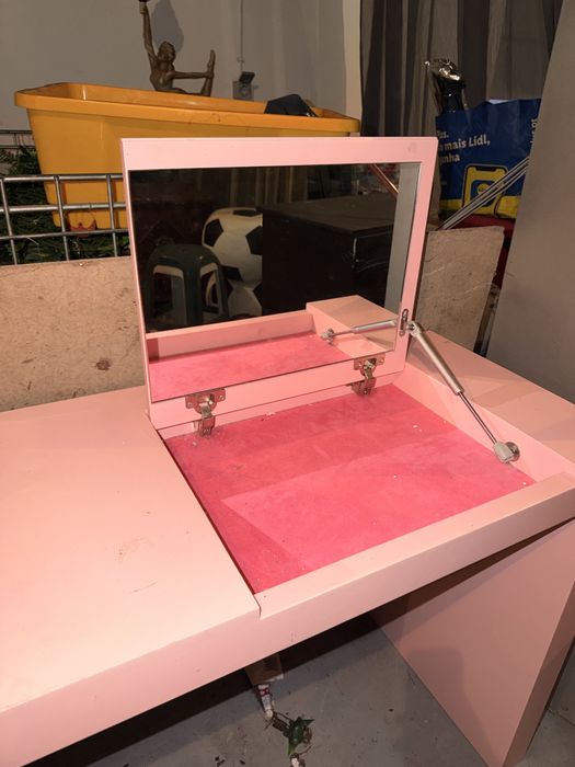 Secretaria para menina penteadeira rosa com espelho