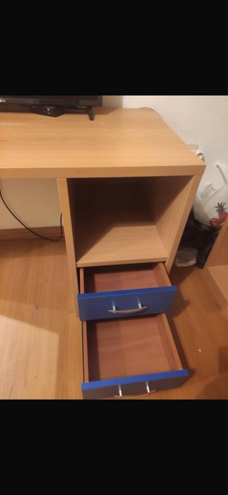 Cama dupla  com arrumação