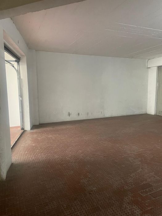 Garagem Feijo (junto ao Forum Almada)