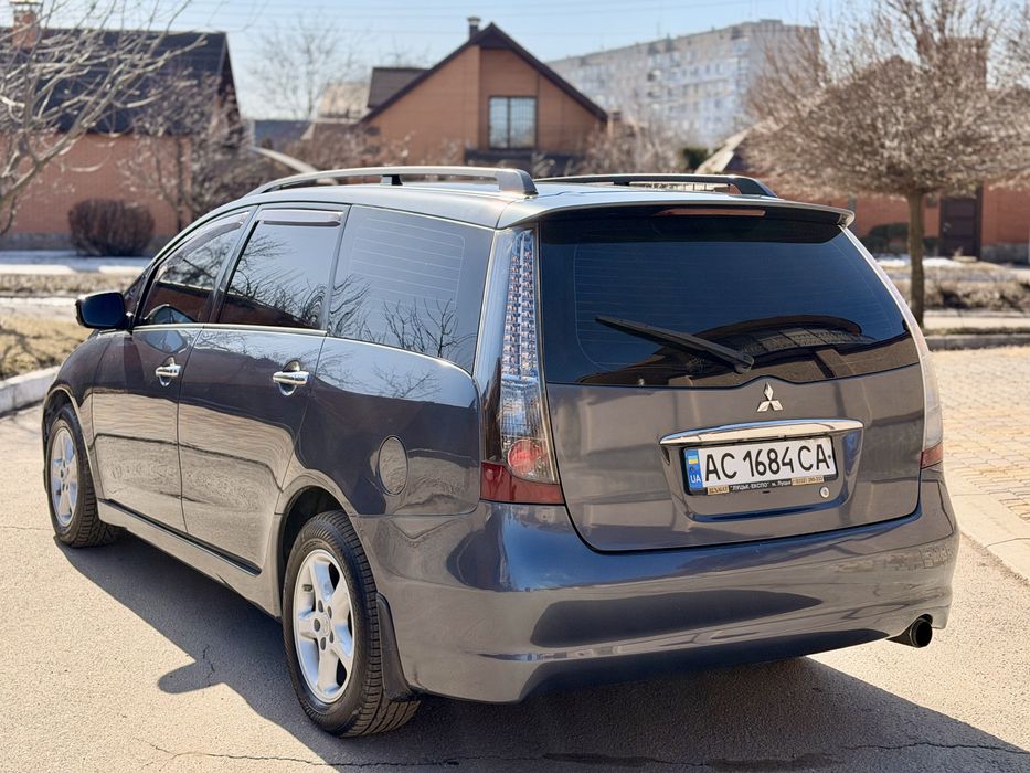 Mitsubishi GRANDIS 7 Мест Автомат