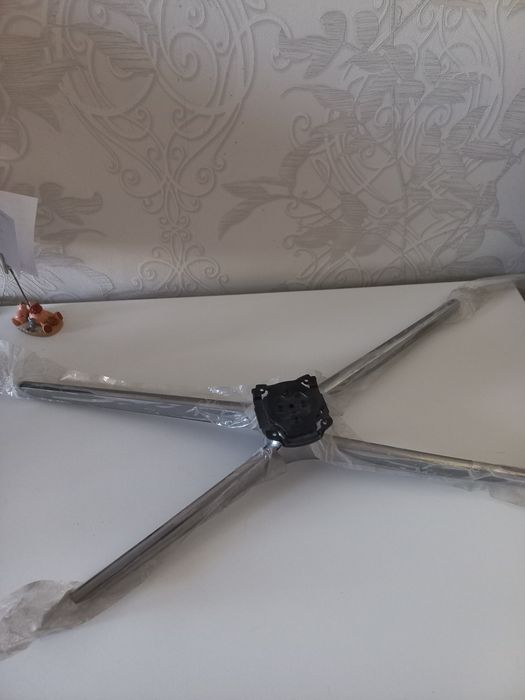 Підставка під телевізор  Quad Stand 40" [BN96-30996A].