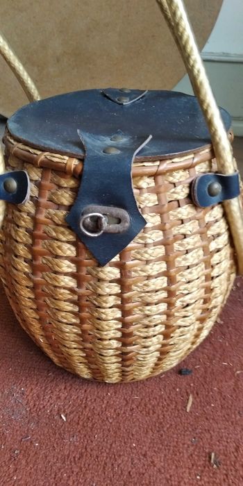 Cesto de pesca (Ou outra utilidade) Com Tampa em pele