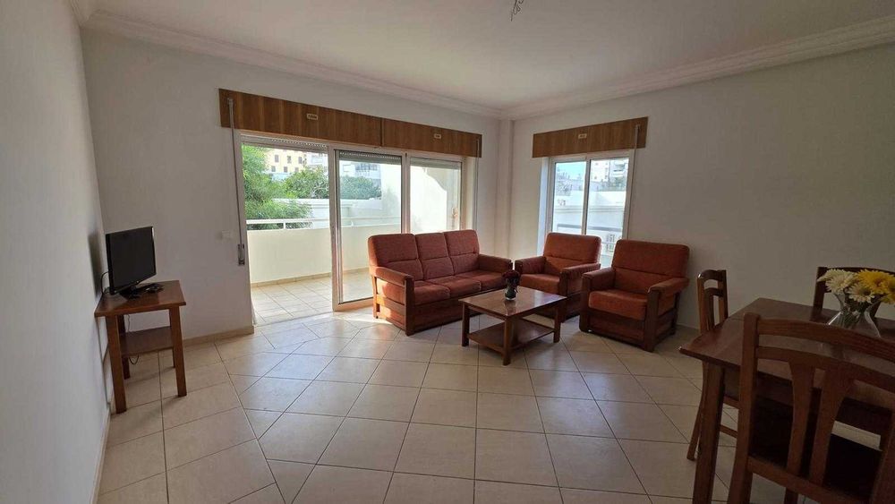 T1 em Armação de Pêra, com estacionamento e piscina