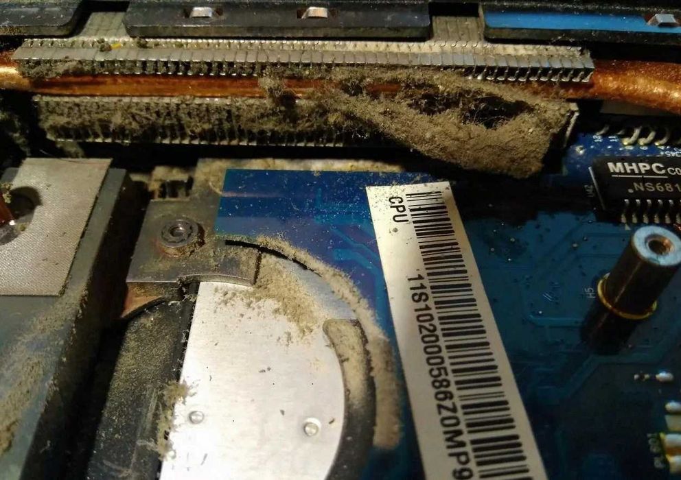 Професійне чищення ноутбука + заміна термопрокладок \ термопасти