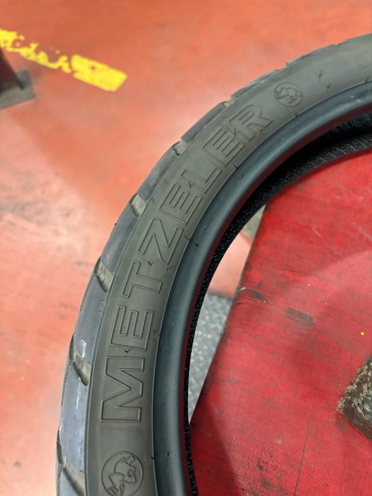 Pneu de mota Metzeler