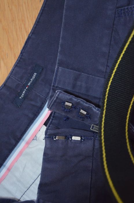 spodenki r. 36/38 granat Tommy Hilfiger