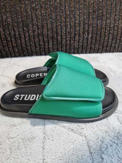 Klapki Copenhagen Studios, 38