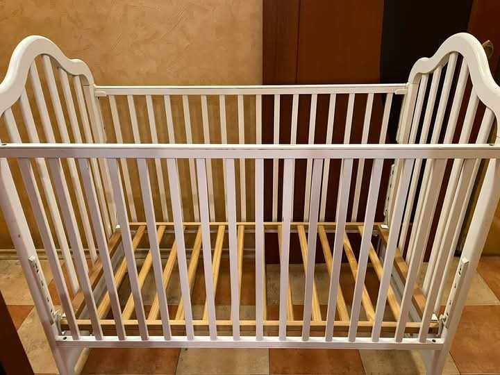 Дитяче ліжечко в гарному стані безкоштовно