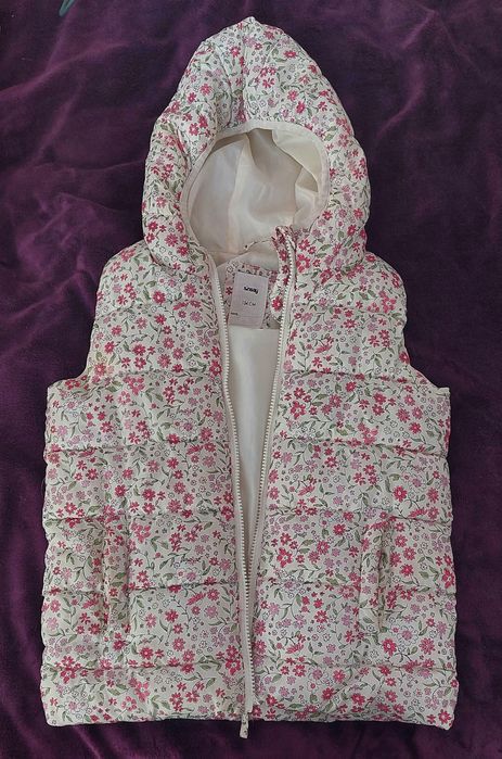 Жилетка на дівчинку.