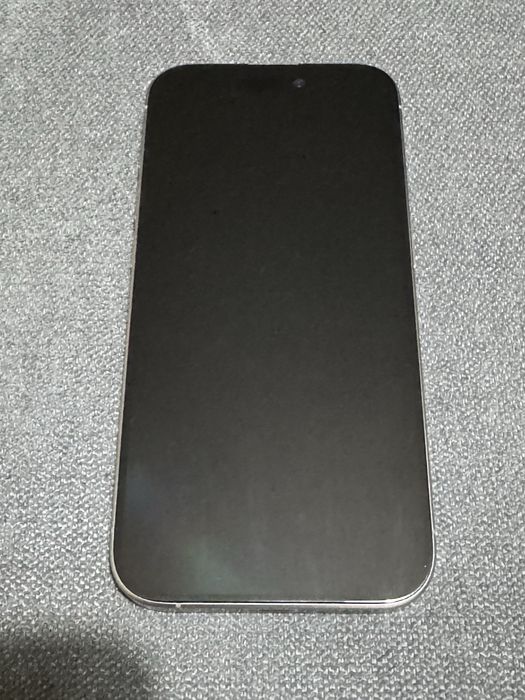 iPhone 15 Pro - Natural Titanium