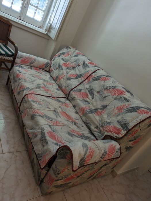 Sofá cama e 2 mapples