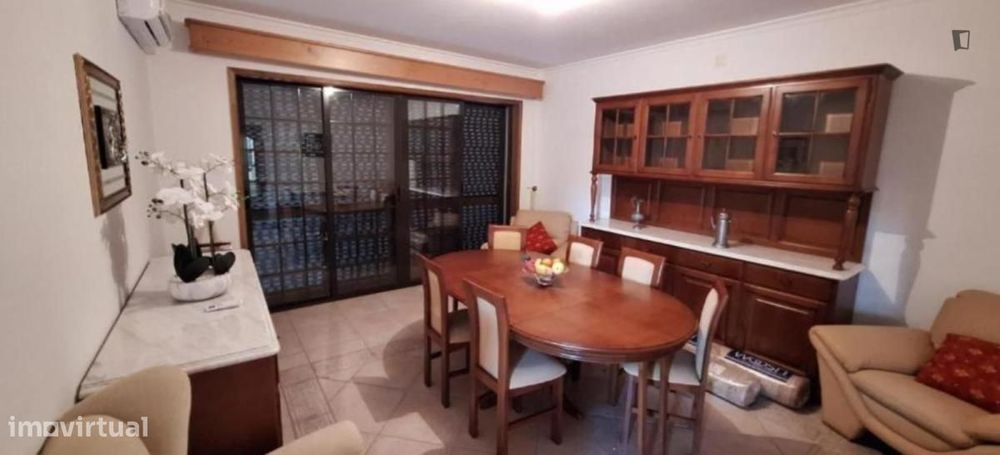 Casa com 3 quartos - localizado em Braganca
