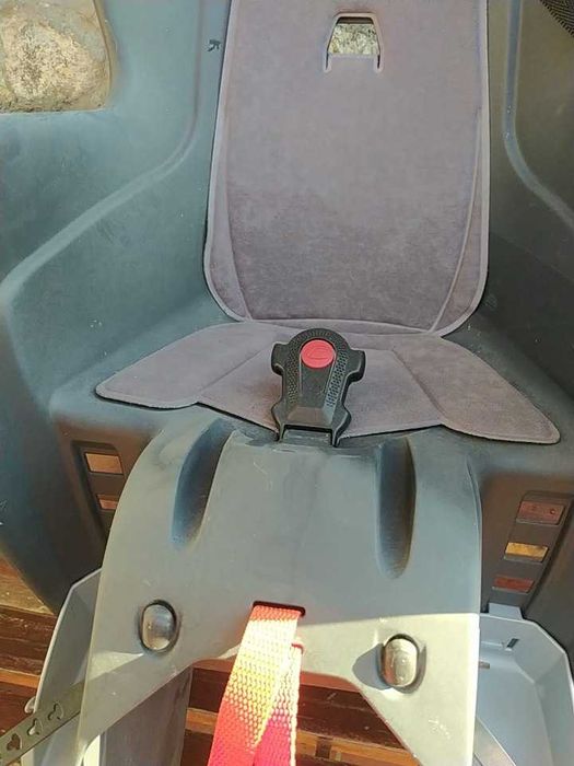 Cadeira Criança Bicicleta Polisport 22Kg e Capacete Istmagical