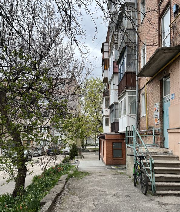 Продам 2 кімнатну кв ( бульвар Студентський)