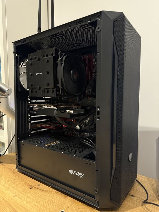 Komputer Ryzen 5 3600, 32 gb ram, 1T, RX6600 monitor 24”