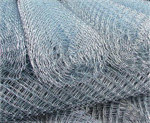 Siatka Ogrodzeniowa ocynkowana fi 2.5-3 słupki ogrodzeniowe