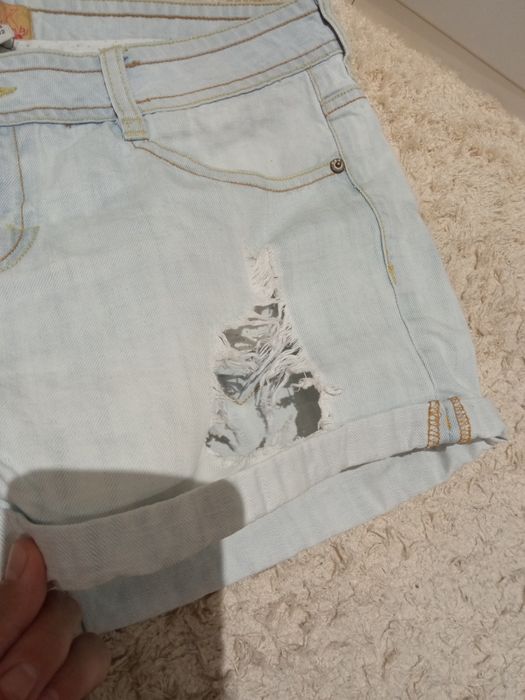Шорты джинсовые bershka  EUR 42