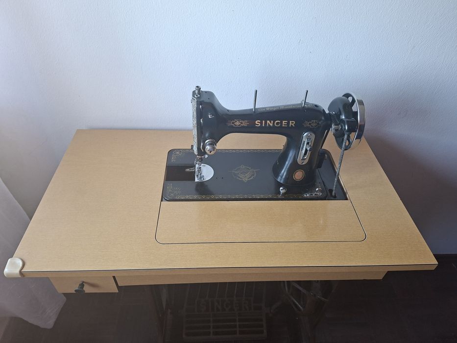 Máquina de Costurar Singer