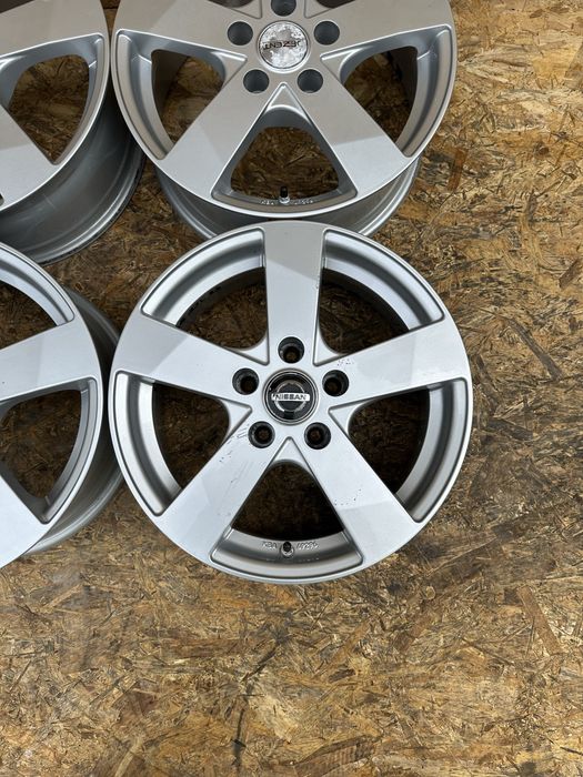 Диски5/114.3  R16 ET40 цо(діа)66.1титани диски