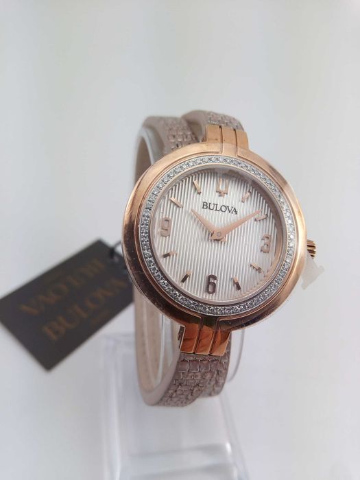Женские часы с 52 бриллиантами 0,25 карат - Bulova Rhapsody 98R279