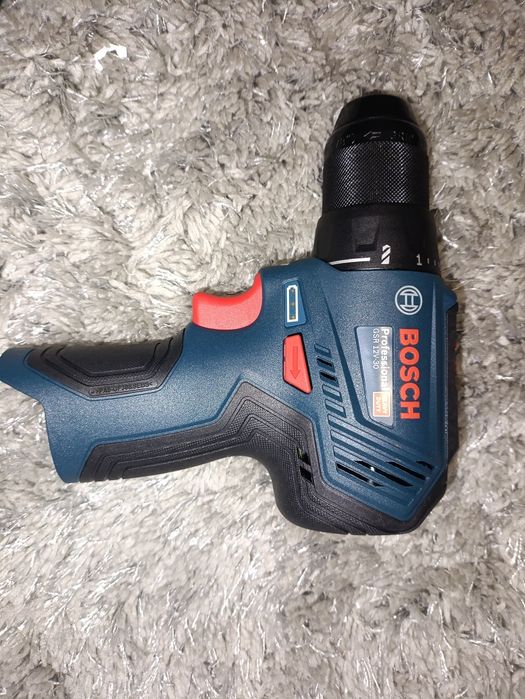 Bosch GSR 12v30 тушка, та GSB 12V-30 ударний.