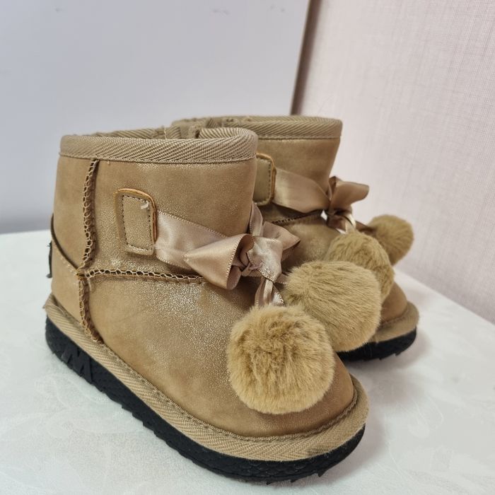 Зимові уггі для дівчинки