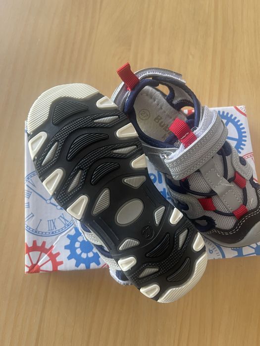 Sandalias menino 27