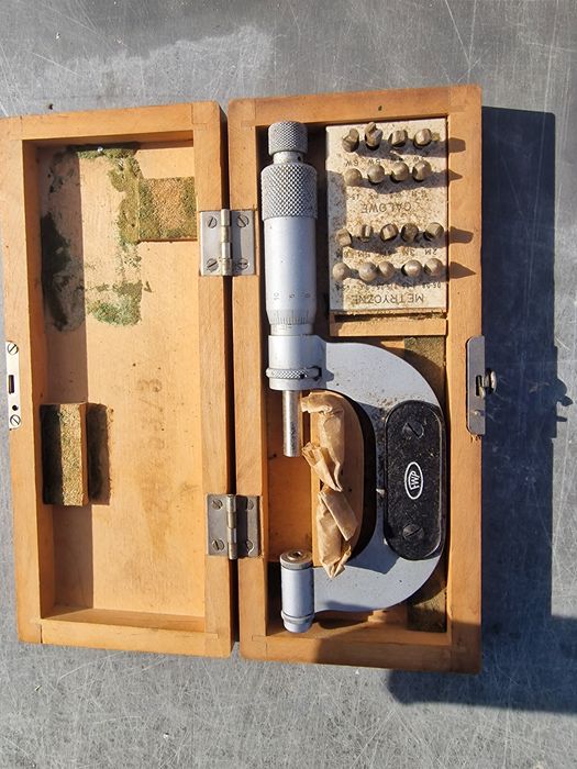 Mikrometry,wysokościomierze i inne narzedzia pomiarowe.