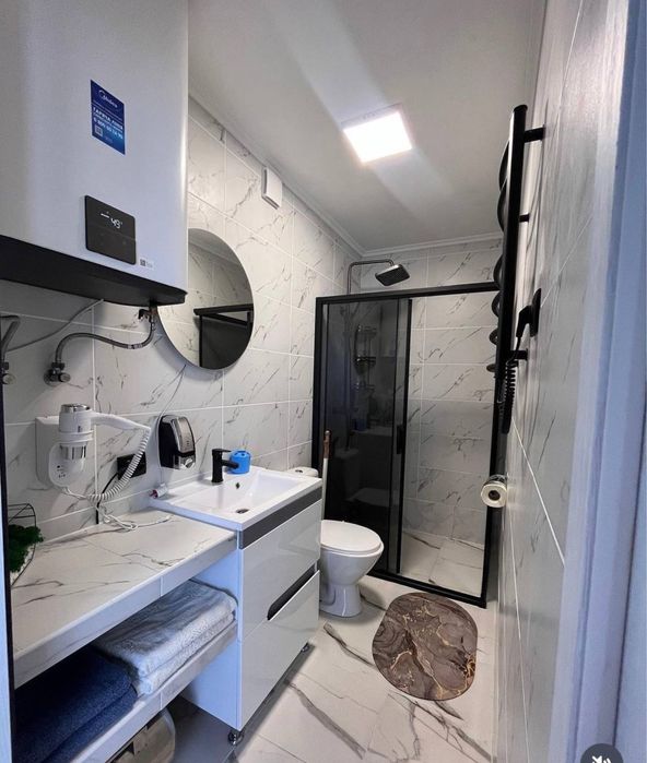 Будиночок в Карпатах B&W