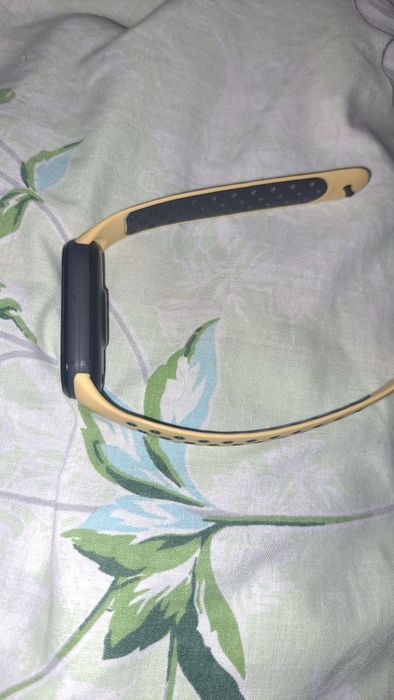 Продам Mi band 5