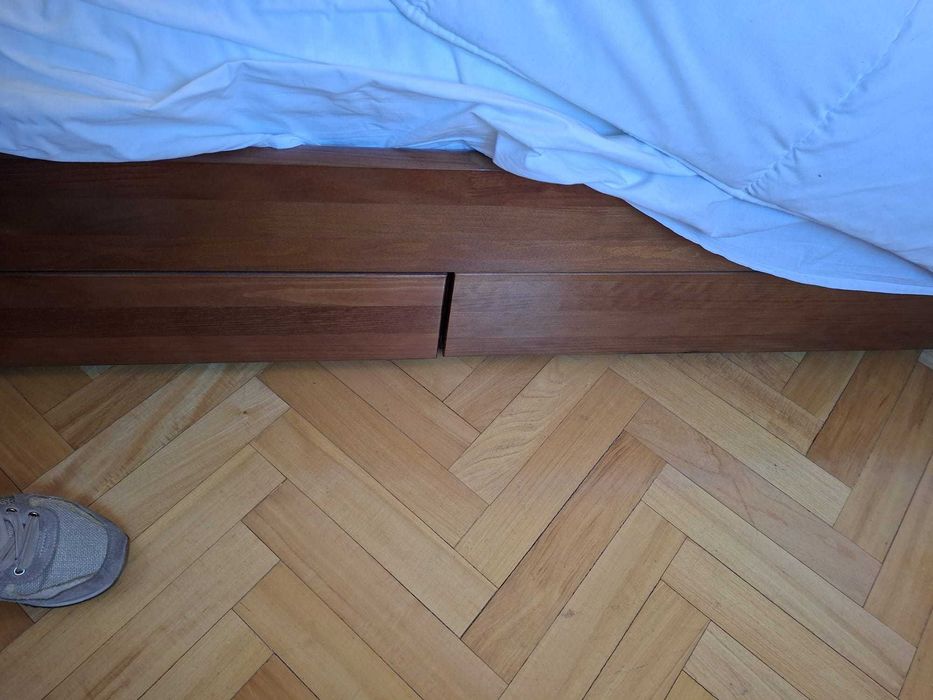 Cama de casal com 4 gavetas de arrumação