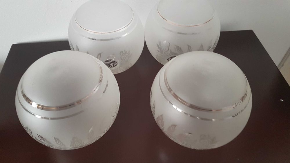 Globo em vidro branco gravado a fosco para candeeiro