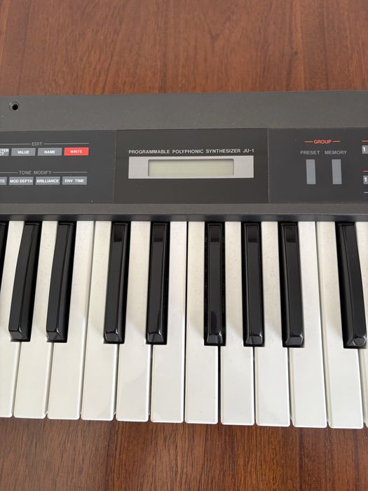 Roland Alpha Juno 1