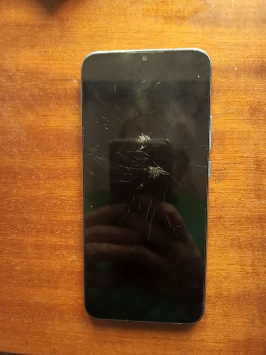 Uszkodzony smartfon flow 9 Kruger matz 32 GB pamięci