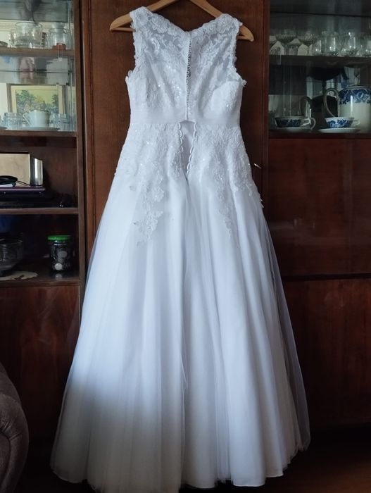 Suknia ślubna dla niskiej osoby