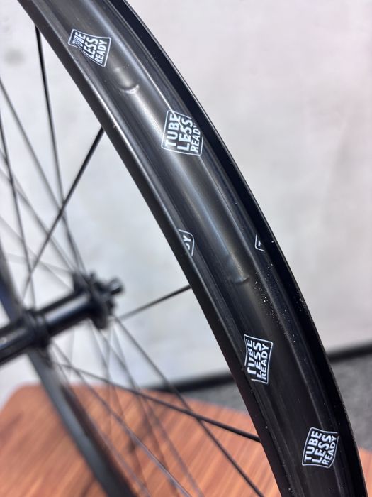 Koła Specialized 29 cali / Boost / Tubeless Ready / 6 śrub