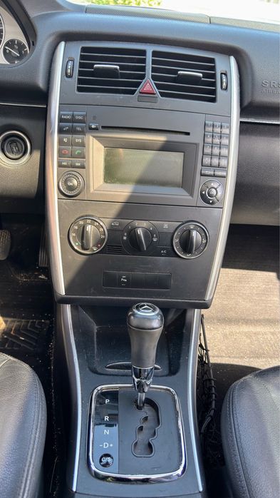 Mercedes B200 CDI Automatico - Nacional | Teto Panorâmico | Parktronic | Parking Assist | Pele