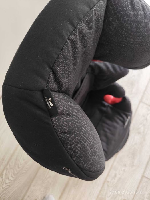 Fotelik samochodowy Maxi Cosi Rodi AirProtect 15-36 kg czarny czysty