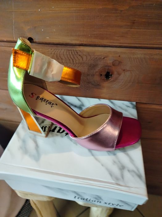 Buty.    damskie