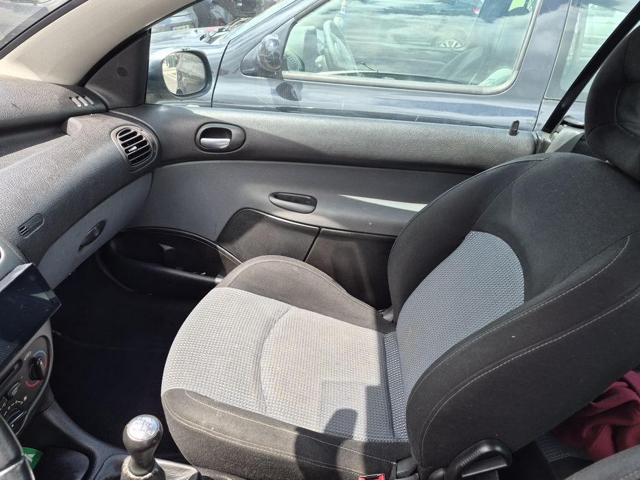 Peugeot 206 CC 1.6 GPL – Económico e Full