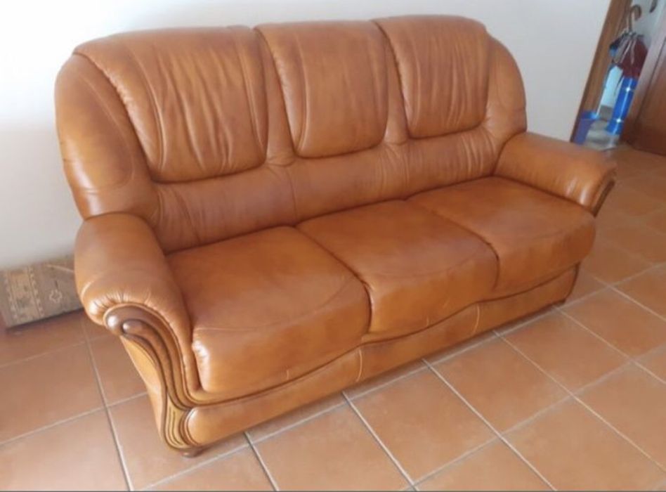 Sofa De Couro Novo