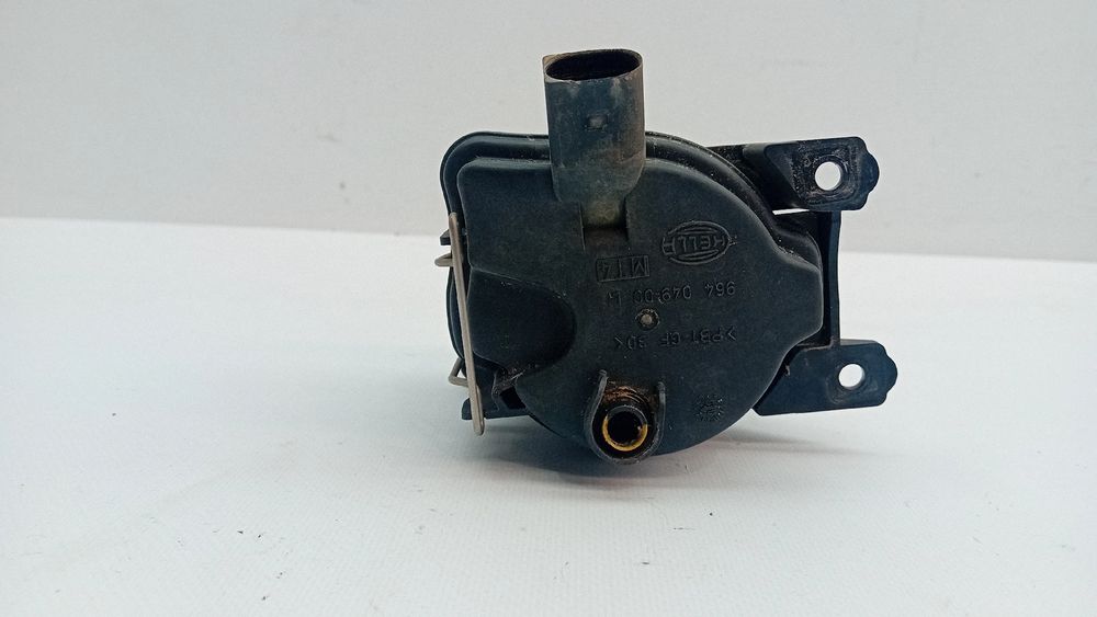 Farol nevoeiro frente esquerdo VOLKSWAGEN Polo (6N)