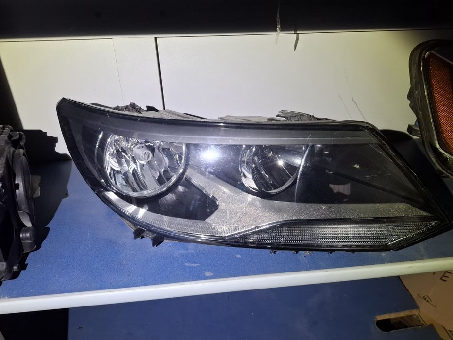Lampa reflektor prawy przód Volkswagen VW Tiguan