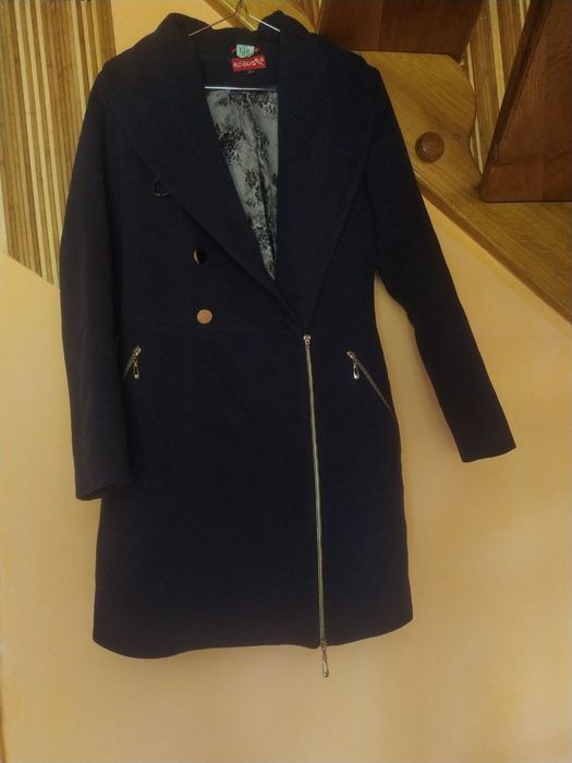 Плащ на осінь пізню та ранню весну