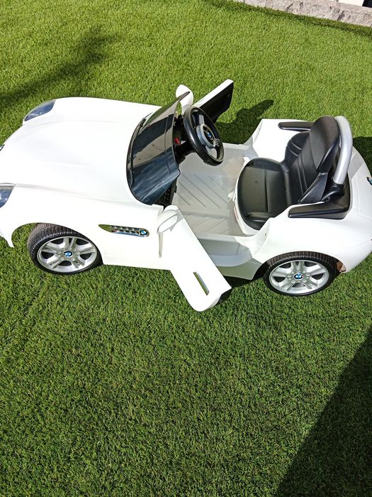 Carro elétrico BMW Z8 para criança