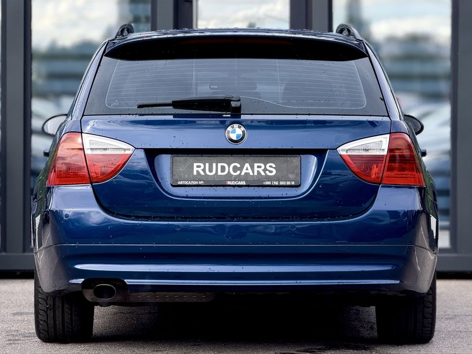 BMW 3 Series 320i