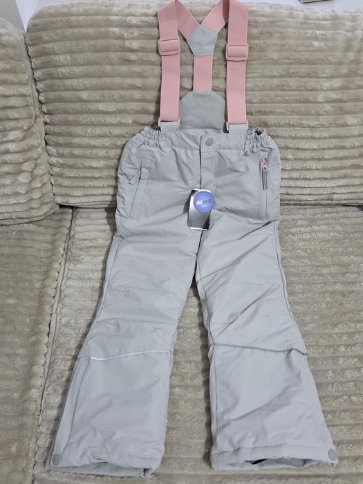 Nowe spodnie narciarskie 134