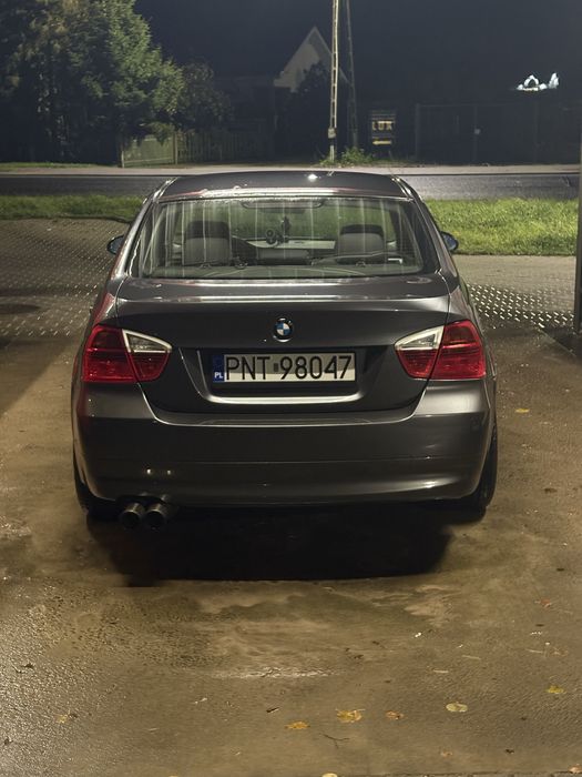 BMW E90 318i benzyna