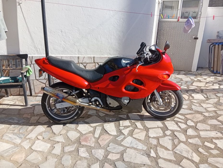 Vende-se GSX 600 F