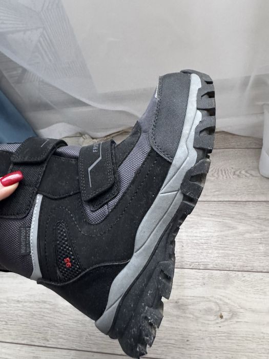 Зимові сапоги 38 розмір (23 см)  на хлопчика. Обуті 2 рази.